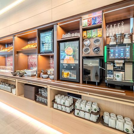 B&B Hotel Offenburg-Hbf Экстерьер фото