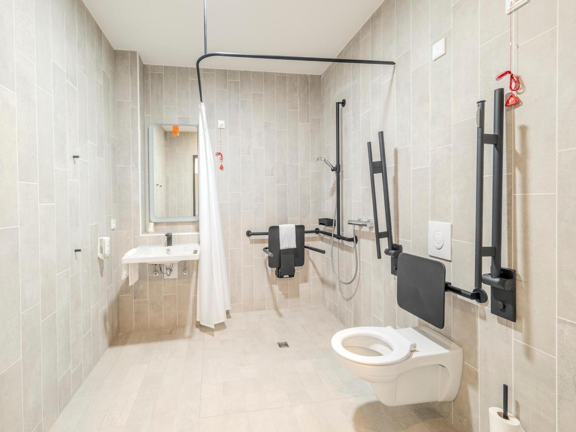 B&B Hotel Offenburg-Hbf Экстерьер фото