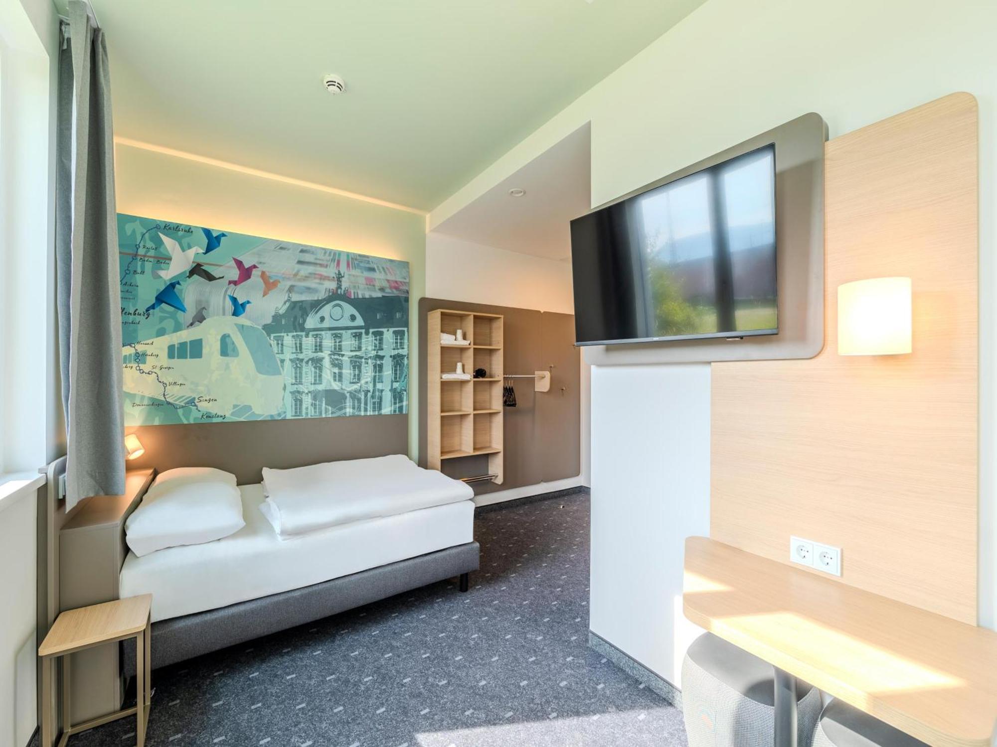 B&B Hotel Offenburg-Hbf Экстерьер фото