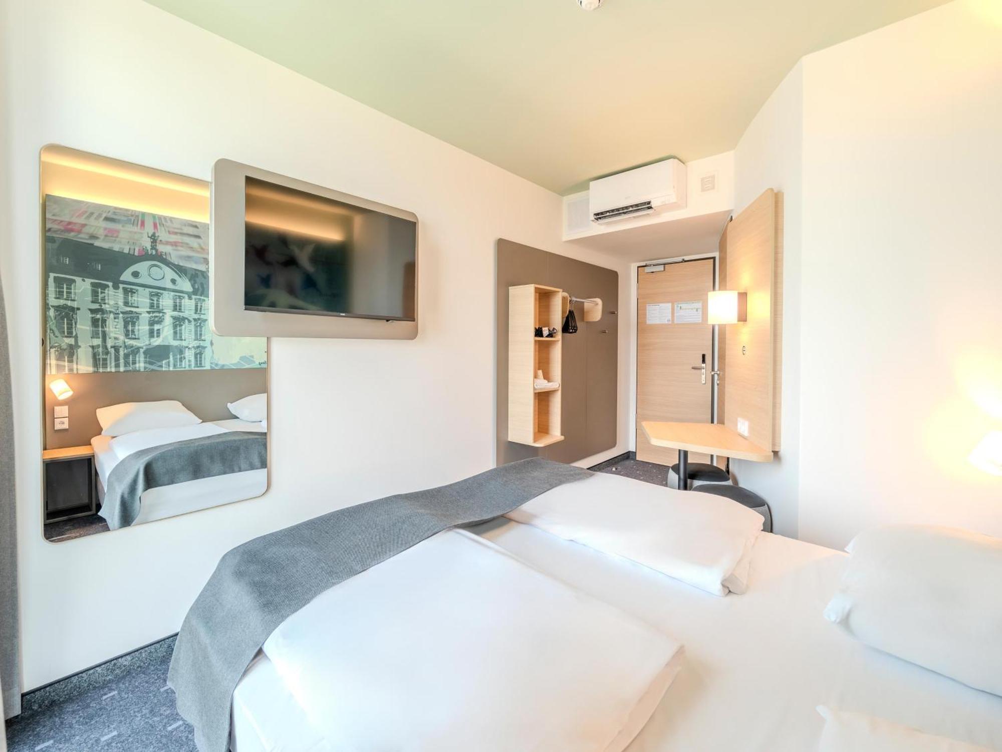 B&B Hotel Offenburg-Hbf Экстерьер фото