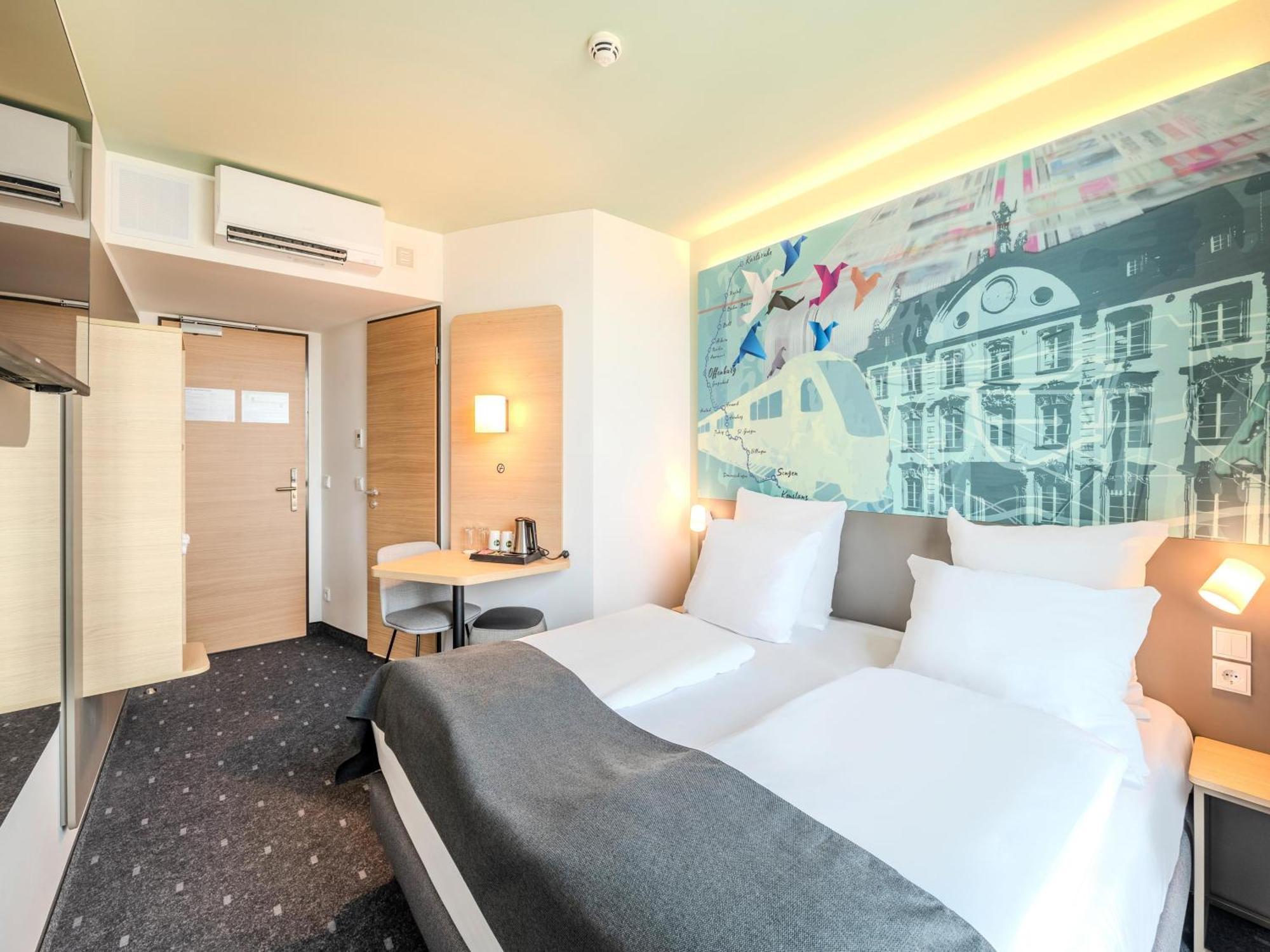 B&B Hotel Offenburg-Hbf Экстерьер фото