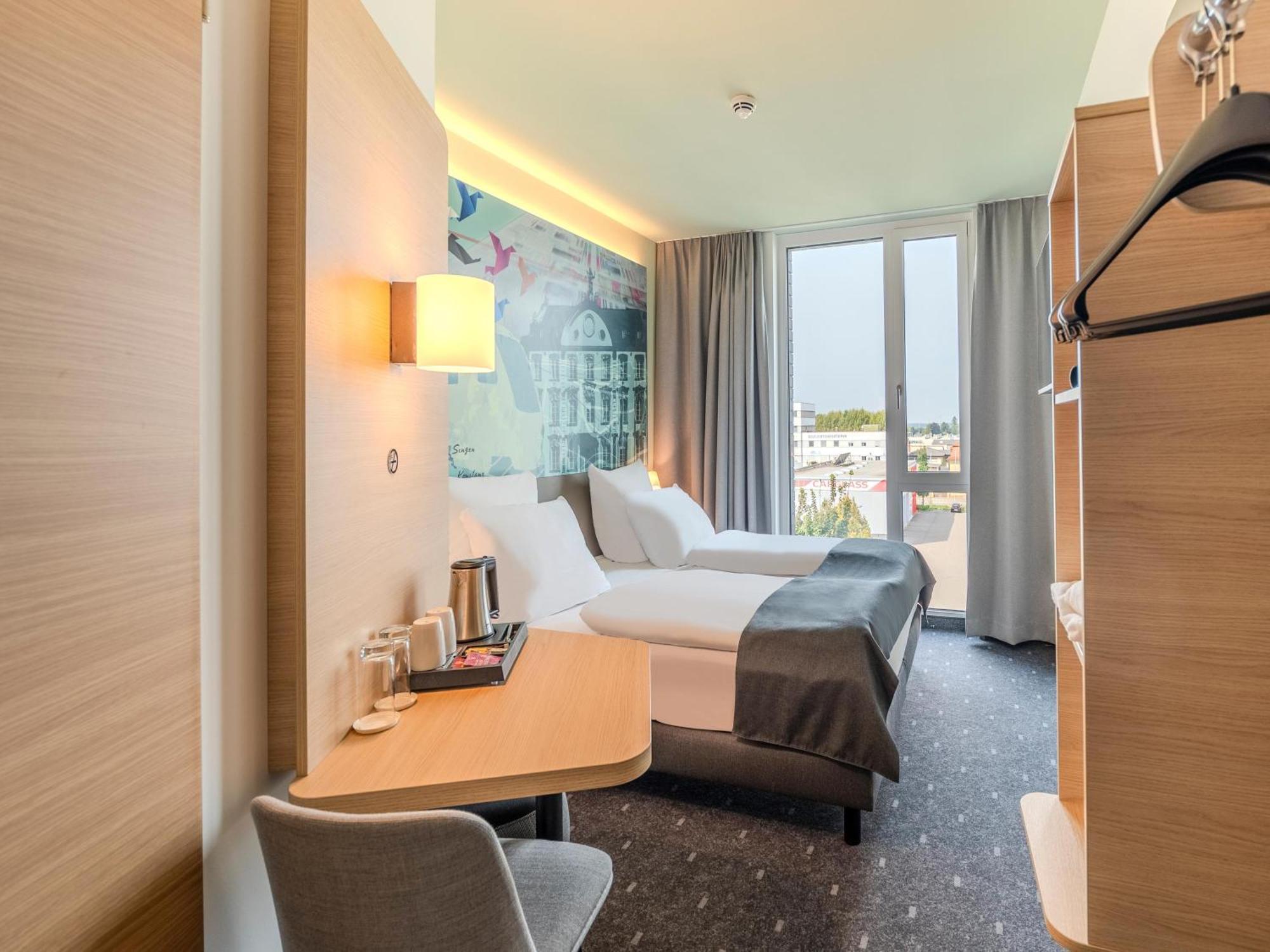 B&B Hotel Offenburg-Hbf Экстерьер фото