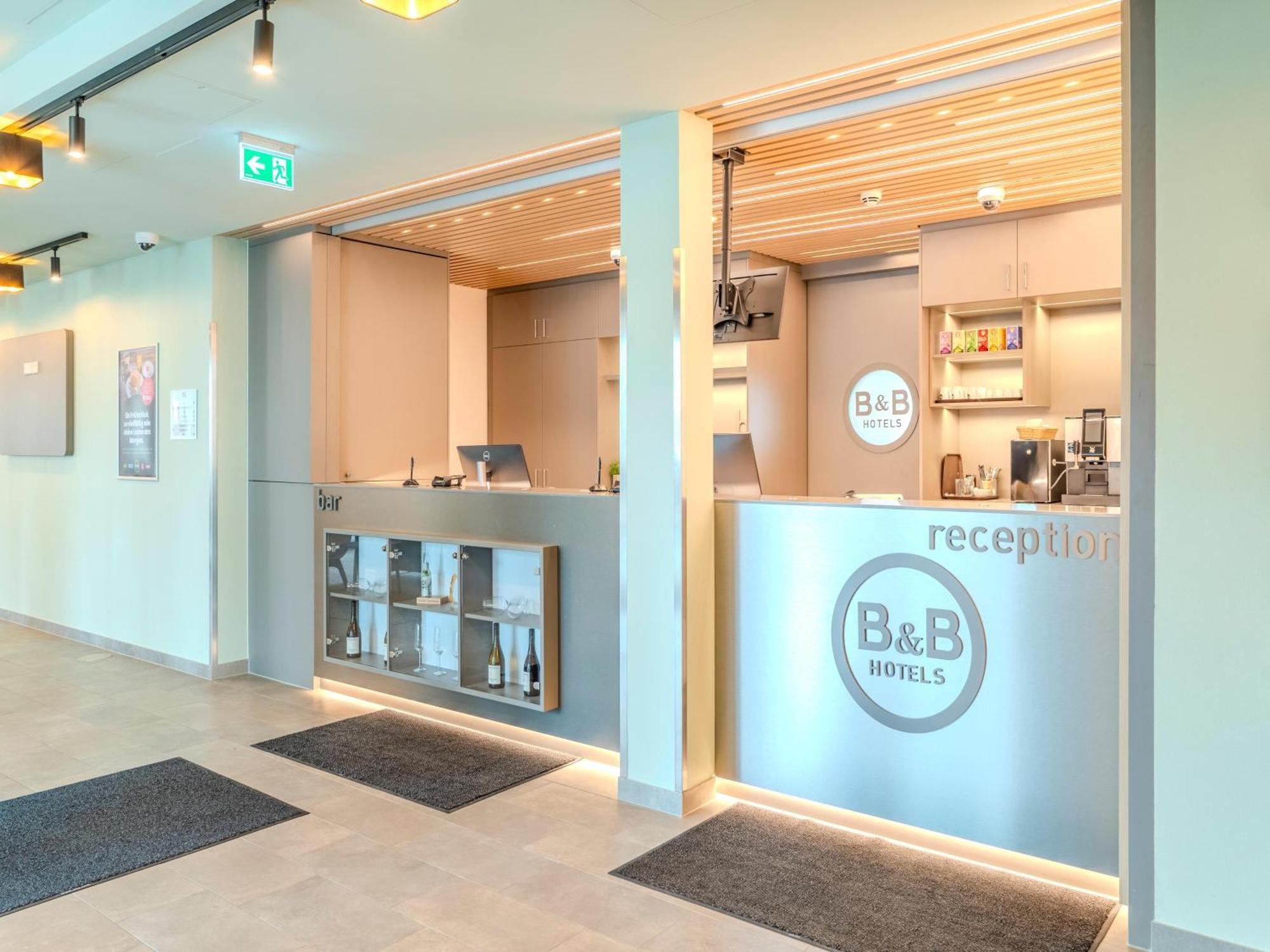 B&B Hotel Offenburg-Hbf Экстерьер фото